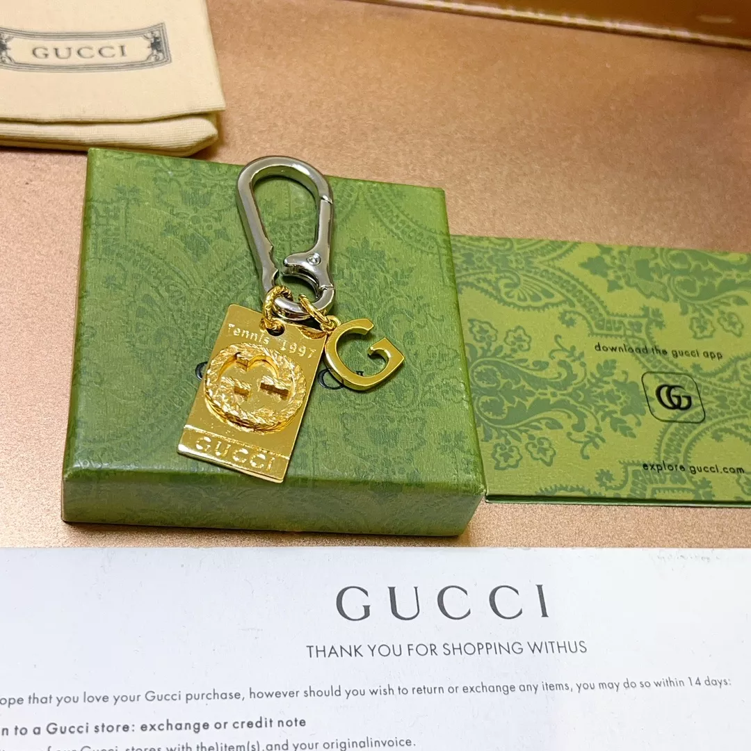 gucci key holder and boucle de sac s_12b15b04